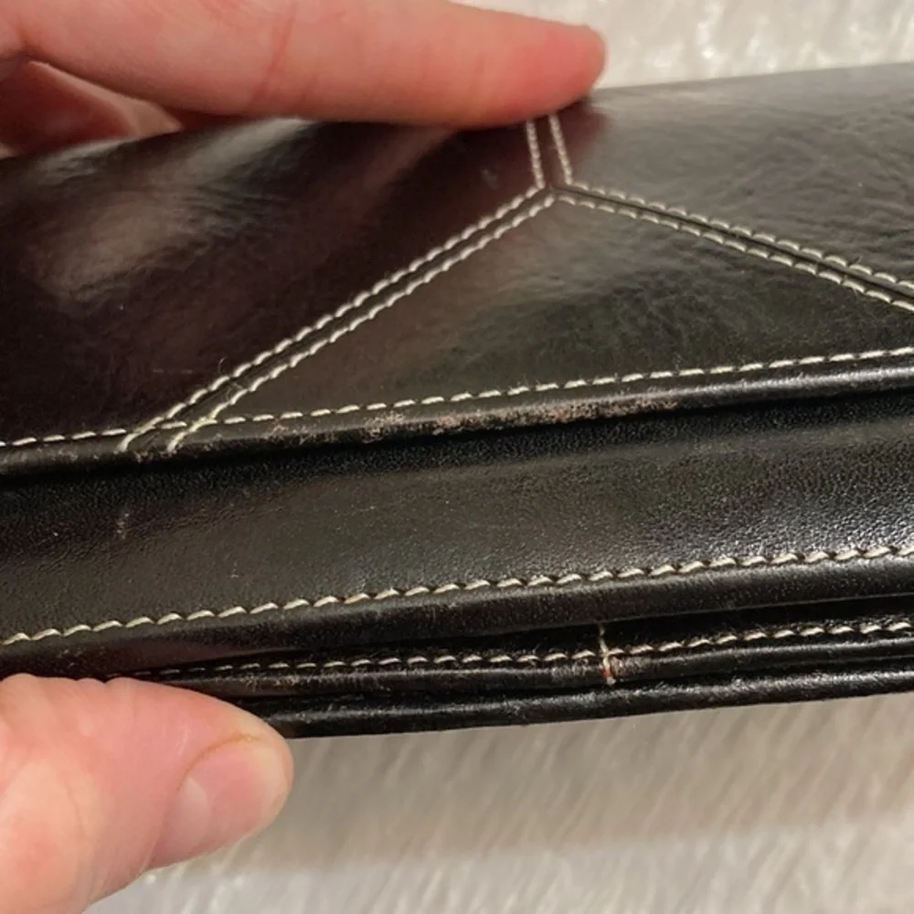 Tusk black leather wallet